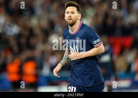 PARIS, FRANKREICH - 19. OKTOBER: Lionel Messi von Paris Saint Germain während des Spiels der Gruppe A - UEFA Champions League zwischen Paris Saint-Germain und RB Leipzig im Parc des Princes am 19. Oktober 2021 in Paris, Frankreich (Foto: Herman Dingler/Orange Pictions) Stockfoto