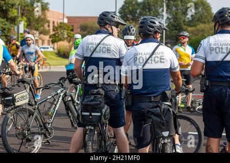 Columbus, OH USA 08-07-2021: Jährliche Pelatonia-Spendenaktion für das Krebszentrum der Ohio State University. Polizeibeamte von Columbus nehmen ebenfalls am Fu Teil Stockfoto
