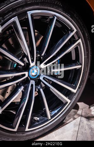 GINEVRA, SCHWEIZ - 06. Jun 2021: Ein Genfer Autosalon - Autos und Hypercar auf dem Display Stockfoto