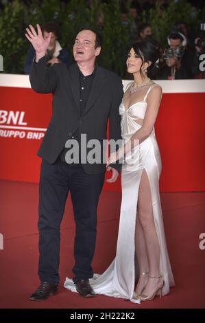 Roma, Italien. Oktober 2021. Quentin Tarantino und Daniella Pick nehmen am 16. Rome Film Fest 2021 am 19. Oktober 2021 in Rom, Italien, am roten Teppich der engen Begegnung Teil. Foto von Rocco Spaziani/UPI Credit: UPI/Alamy Live News Stockfoto