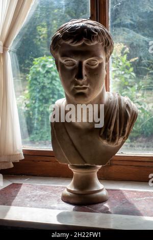 Porträtbüste von Napoleon Bonaparte auf dem Chateau de Malmaison in Frankreich Stockfoto