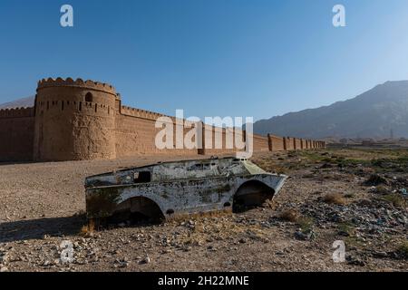 Außenmauern des indischen Stils Tashkurgan Palace ehemaliger Sommerpalast des Königs, außerhalb von Mazar-E-Sharif, Afghanistan Stockfoto