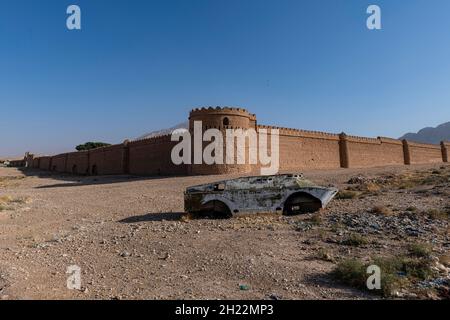 Außenmauern des indischen Stils Tashkurgan Palace ehemaliger Sommerpalast des Königs, außerhalb von Mazar-E-Sharif, Afghanistan Stockfoto