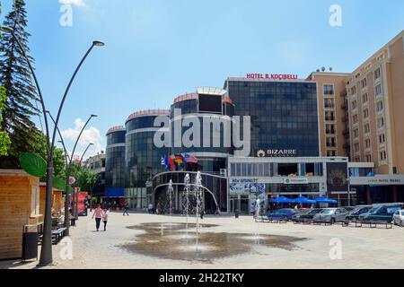 Fußgängerzone, Boulevard Shen Gjergji, Stadtzentrum, Korca, Fußgängerzone, SH?n Gjergji, Korca, Albanien Stockfoto