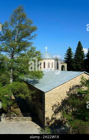Kirche, Dardha, Skigebiet, Gramoz Mountains, Korca District, Korca, Albanien Stockfoto