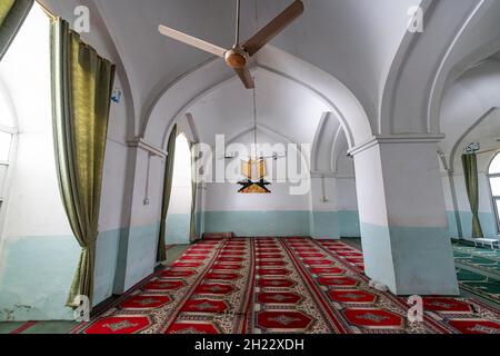 Das Innere der roten Moschee, der Moschee, in der Mullah Omar predigte, Kandahar, Afghanistan Stockfoto