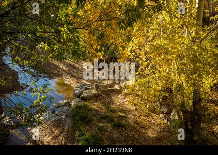 Blick auf den blauen Santa Fe Fluss Stockfoto