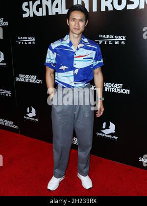 Westwood, Usa. Oktober 2021. WESTWOOD, LOS ANGELES, KALIFORNIEN, USA - 19. OKTOBER: Der Schauspieler Harry Shum Jr. kommt bei der Los Angeles Premiere von Dark Sky Films und Queensbury Picles' 'Broadcast Signal Intrusion', die am 19. Oktober 2021 im IPIC Westwood Theatre in Westwood, Los Angeles, Kalifornien, USA, stattfand. (Foto: Xavier Collin/Image Press Agency/Sipa USA) Quelle: SIPA USA/Alamy Live News Stockfoto