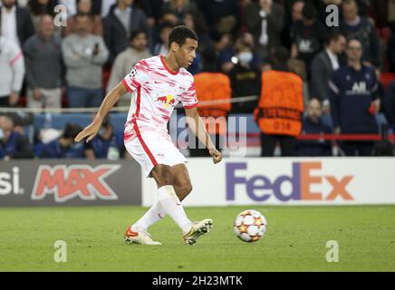 Paris, Frankreich, 19. Oktober 2021, Tyler Adams von RB Leipzig während der UEFA Champions League Group Ein Fußballspiel zwischen Paris Saint-Germain (PSG) und RB Leipzig am 19. Oktober 2021 im Stadion Parc des Princes in Paris, Frankreich - Foto: Jean Catuffe/DPPI/LiveMedia Stockfoto