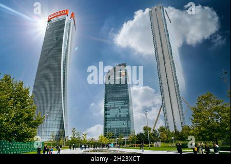 Die Wolkenkratzer der drei Türme Generali Hadid Tower, Allianz Isozaki Tower und PWC Libeskind Tower im Stadtbezirk Milan CityLife. Stockfoto