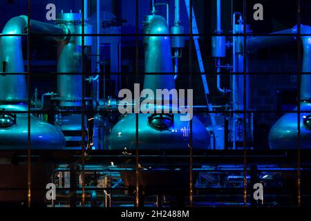 Kupferstills für die Produktion von irish Whiskey aus der öffentlichen Aquare in Ardara, County Donegal - Irland. Stockfoto