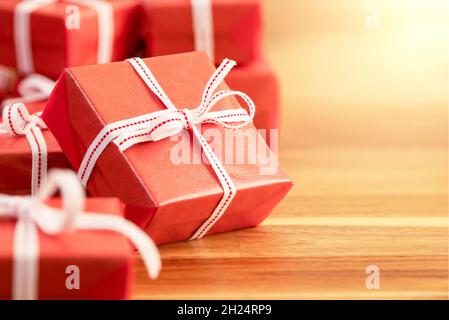 Liebe, Geschenk und gegenwärtiges Konzept. Stockfoto