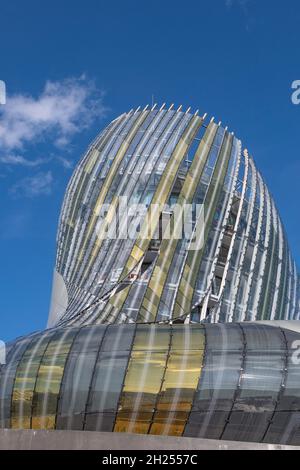 La cité du Vin, ein Wein am Ufer der Garonne in Bordeaux, wurde von Anouk Legendre und Nicolas Desmazières gebaut Stockfoto