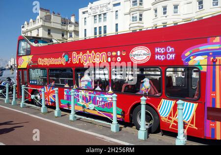 Eine Stadt Sightseeing-Bus in Brighton im Süden Englands. Stockfoto