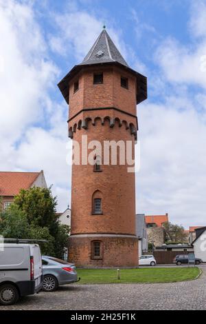 Historischer Wasserturm aus Backstein in Nykøbing Falster, Dänemark Stockfoto