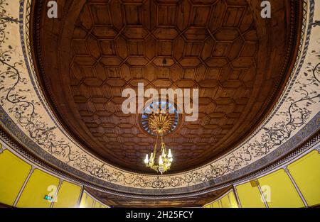 Plovdiv, Bulgarien. Das Innere des Regionalen Ethnographischen Museums in der Altstadt. Kuyumdzhiouglu Haus Stockfoto