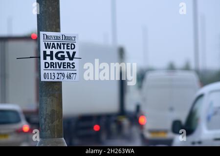 lkw-Fahrer wollten Schild am Straßenrand von leeds united Kingdom Stockfoto