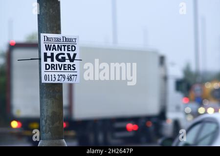 lkw-Fahrer wollten Schild am Straßenrand von leeds united Kingdom Stockfoto