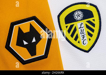 Nahaufnahme des Vereinswappens von Wolves & Leeds United. Stockfoto