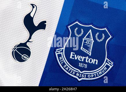 Nahaufnahme von Spurs und Everton Club Crest. Stockfoto