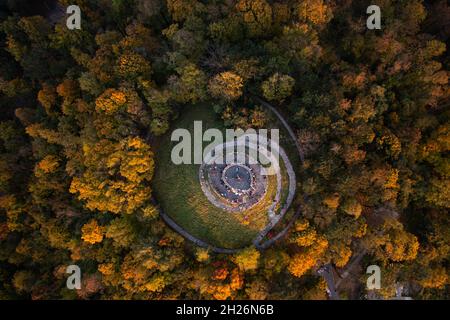 Luftaufnahme auf der Union des Lubliner Hügels im hohen Burgberg in Lviv, Ukraine von Drohne Stockfoto