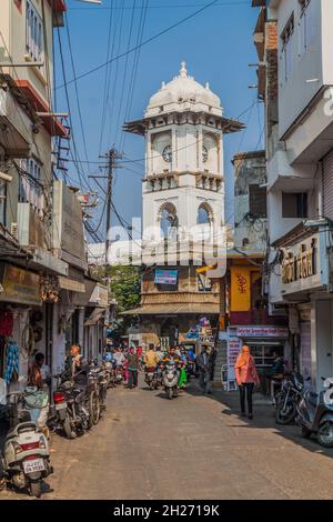 UDAIPUR, INDIEN - 12. FEBRUAR 2017: Ghanta Ghar Clock Tower in Udaipur, Rajasthan Staat, Indien Stockfoto