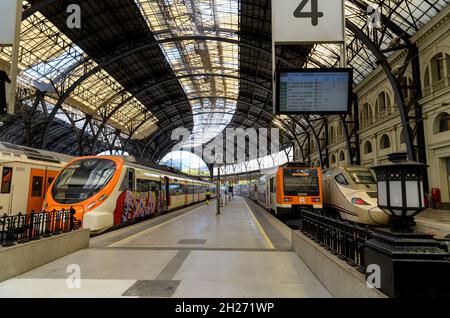 Barcelona France Bahnhof - Ein Weitwinkel-Innenansicht von Estacio de Franca - 'France Bahnhof', ein großer Bahnhof in Barcelona, Spanien. Stockfoto