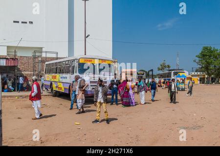 MATHURA, INDIEN - 18. FEBRUAR 2017: Busstand in Mathura, Bundesstaat Uttar Pradesh, Indien Stockfoto