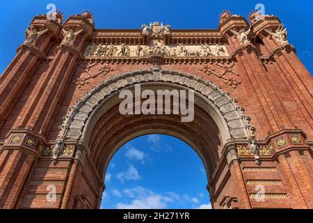 Arc de Triomf - Nahaufnahme des Triumphbogens, der für die Weltausstellung 1888 in Barcelona gebaut wurde. Barcelona, Katalonien, Spanien. Stockfoto