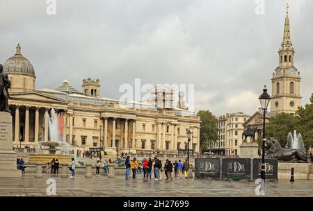 National Gallery, London, 2021. Die Galerie ist ein Kunstmuseum am Trafalgar Square. Gegründet 1824, beherbergt es eine Sammlung von über 2,300 Gemälden dat Stockfoto