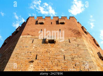 Nahaufnahme des Roten Turms, der lokal als Kızıl Kule in Alanya, Antalya, Türkei, bekannt ist. Stockfoto