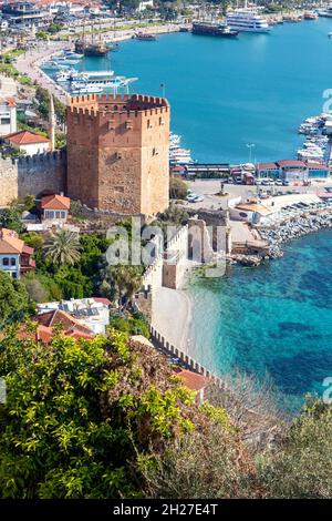 Nahaufnahme der küste von alanya bei Sonnenaufgang in Alanya, Antalya, Türkei. Stockfoto