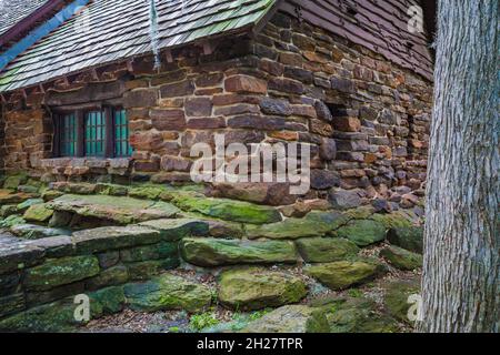 Refektorium, das in den 1930er Jahren von den jungen Männern des Civilian Conservation Corps im Palmetto State Park in der Nähe von Luling, Texas, USA, errichtet wurde Stockfoto