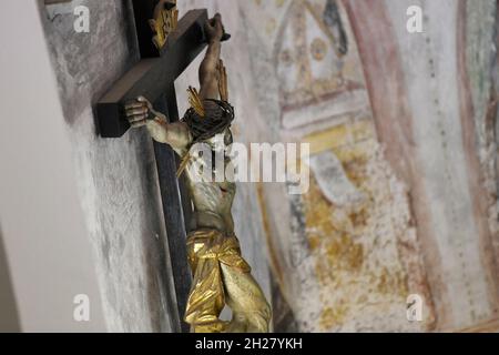 Kruzifix in der Kapelle im Schloss Ort, Österreich, Europa - Kruzifix in der Kapelle im Schloss Ort, Österreich, Europa Stockfoto