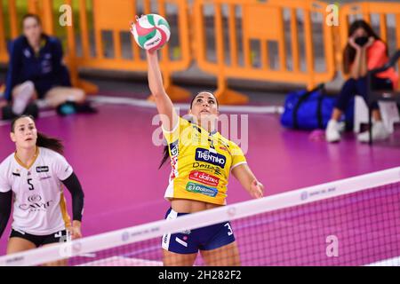 PalaRialdoli, Scandicci, Italien, 20. Oktober 2021, Yamila Nizetich (Delta Despar Trentino) beim Spiel Il Bisonte Firenz gegen Delta Despar Trentino - Volleyball Italienische Serie A1 Frauen Stockfoto