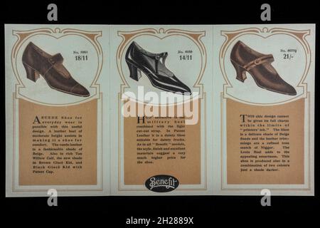 Eine Nachbildung eines Werbebüchleins von 1920s „Fashion Shoes for 1925“ von Public Benefit Boot Co Ltd Stockfoto