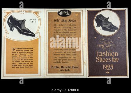 Eine Nachbildung eines Werbebüchleins von 1920s „Fashion Shoes for 1925“ von Public Benefit Boot Co Ltd Stockfoto