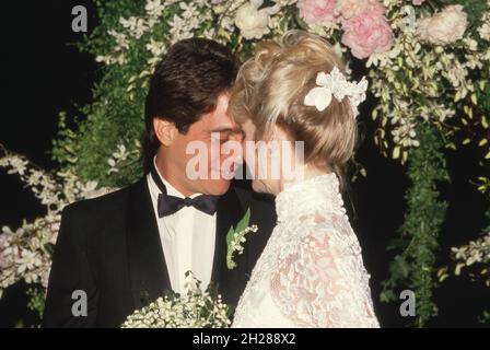 Tony Danza und Tracy Robinson an ihrem Hochzeitstag am 28. Juni 1986 Quelle: Ralph Dominguez/MediaPunch Stockfoto