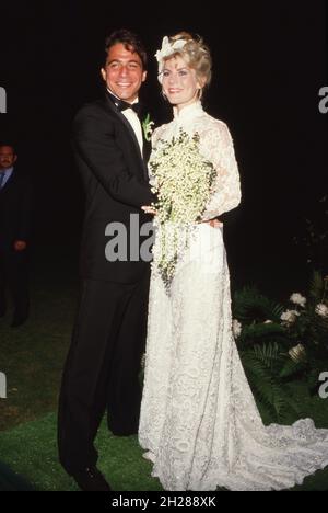 Tony Danza und Tracy Robinson an ihrem Hochzeitstag am 28. Juni 1986 Quelle: Ralph Dominguez/MediaPunch Stockfoto