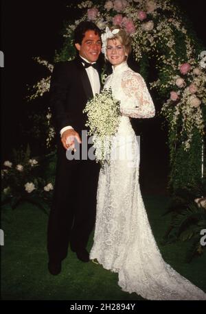 Tony Danza und Tracy Robinson an ihrem Hochzeitstag am 28. Juni 1986 Quelle: Ralph Dominguez/MediaPunch Stockfoto