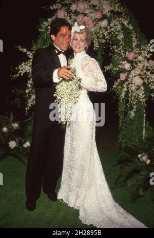 Tony Danza und Tracy Robinson an ihrem Hochzeitstag am 28. Juni 1986 Quelle: Ralph Dominguez/MediaPunch Stockfoto