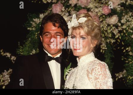 Tony Danza und Tracy Robinson an ihrem Hochzeitstag am 28. Juni 1986 Quelle: Ralph Dominguez/MediaPunch Stockfoto