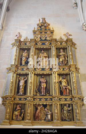 Burgos, Spanien - 16. Oktober 2021: Hauptaltar der Kathedrale Santa Maria, Burgos, Kastilien und Leon Stockfoto