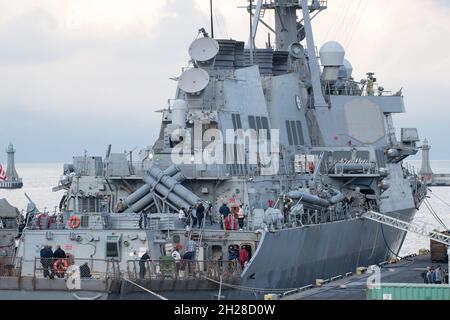 US Navy Arleigh Burke-Klasse Zerstörer USS Arleigh Burke DDG-51 im Hafen von Gdynia, Polen. 17. September 2021 © Wojciech Strozyk / Alamy Stockfoto Stockfoto