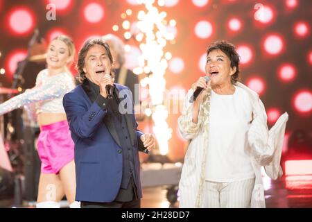 Angela Brambati und Angelo Sotgiu von Ricchi e Poveri im Konzert in Danzig, Polen. 29. August 2021 © Wojciech Strozyk / Alamy Stockfoto Stockfoto