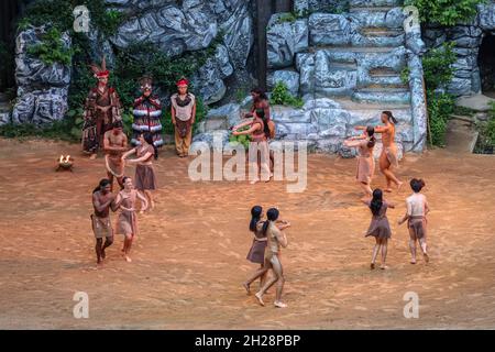 Das Outdoor-Drama To These Hills erzählt die Geschichte der Cherokee in North Carolina bis zu ihrer Entfernung über den Trail of Tears im Jahr 1838 Stockfoto