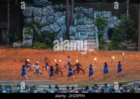 Das Outdoor-Drama To These Hills erzählt die Geschichte der Cherokee in North Carolina bis zu ihrer Entfernung über den Trail of Tears im Jahr 1838 Stockfoto