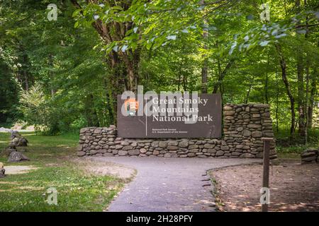 Schild am Südeingang des Great Smoky Mountains National Park in der Nähe von Cherokee, North Carolina Stockfoto