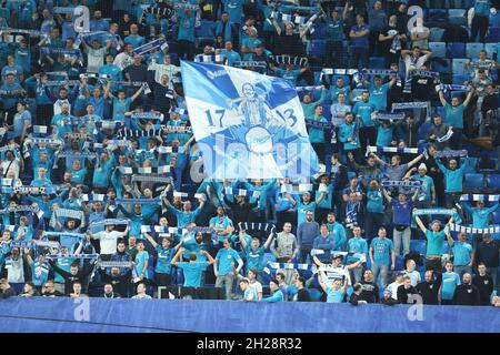 Fans des FC Zenit während der UEFA Champions League Group Stage - Gruppe H Spiel FC Zenit gegen FC Juventus in der Gazprom Arena in Sankt Petersburg. SANKT PETERSBURG, - 20. OKTOBER: (Foto von Anatoliy Medved) Stockfoto