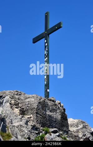 Gipfelkreuz auf dem Nockstein in der Nähe der Stadt Salzburg, Österreich, Europa - Gipfelkreuz auf dem Nockstein nahe der Stadt Salzburg, Österreich, E Stockfoto